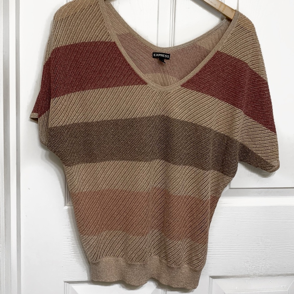 Express Top (M) Multi-Colored Mid Length Sleeve
